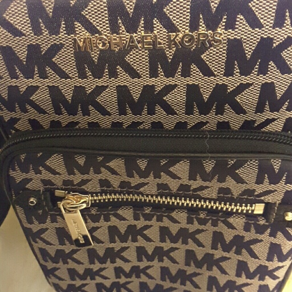 COPY - Michael kors Bedford zip flight bag - Picture 7 of 8